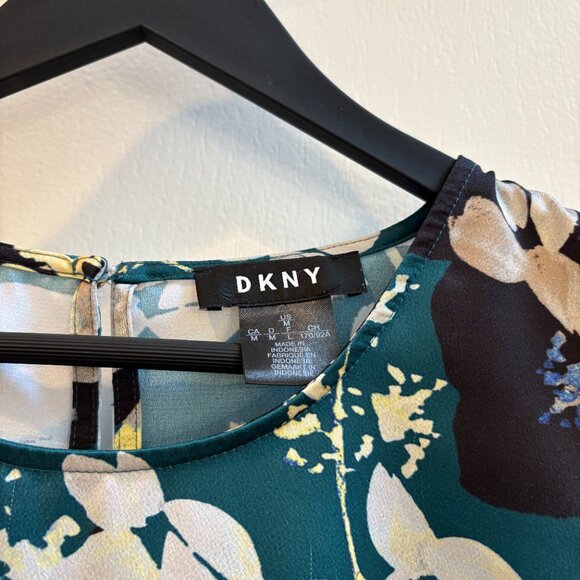 DKNY Sleeveless top - Picture 2 of 3